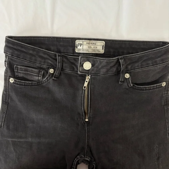 #334 FREE PEOPLE Retail $98 Stevie High Rise Skinny Jeans Sz 26 Black - Picture 2 of 6
